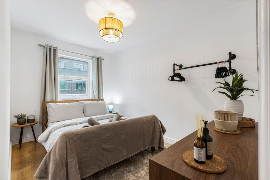 The Hoxton Nest - Stylish 1 Bed Shoreditch Flat * Londra